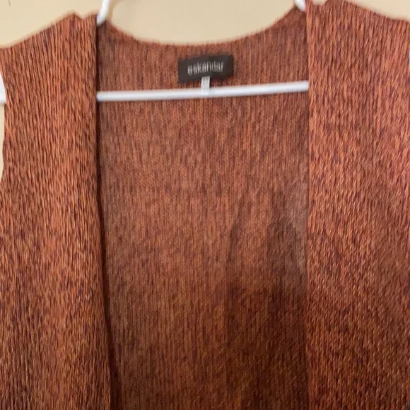 Eskandar sweater vest